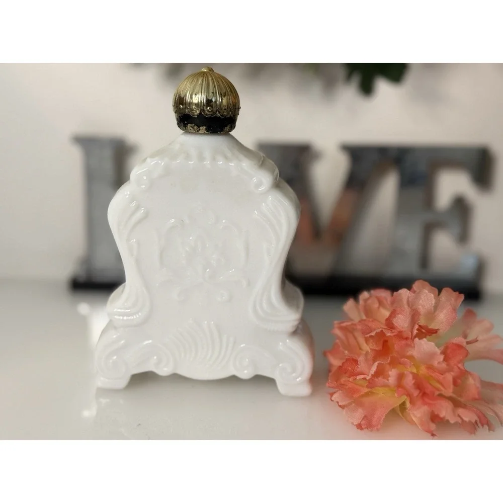 Vintage Avon Leisure Hours Unforgettable Foaming Bath Oil Full Bottle Milk Glass